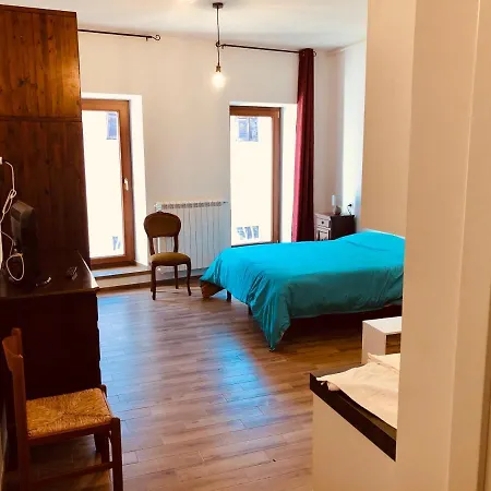 Leonesshouse *