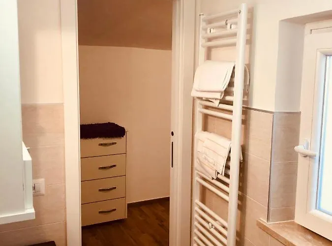 Leonesshouse アパート